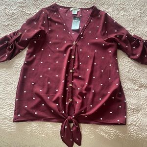 Medium, Burgundy with white polka dots, fashion top.